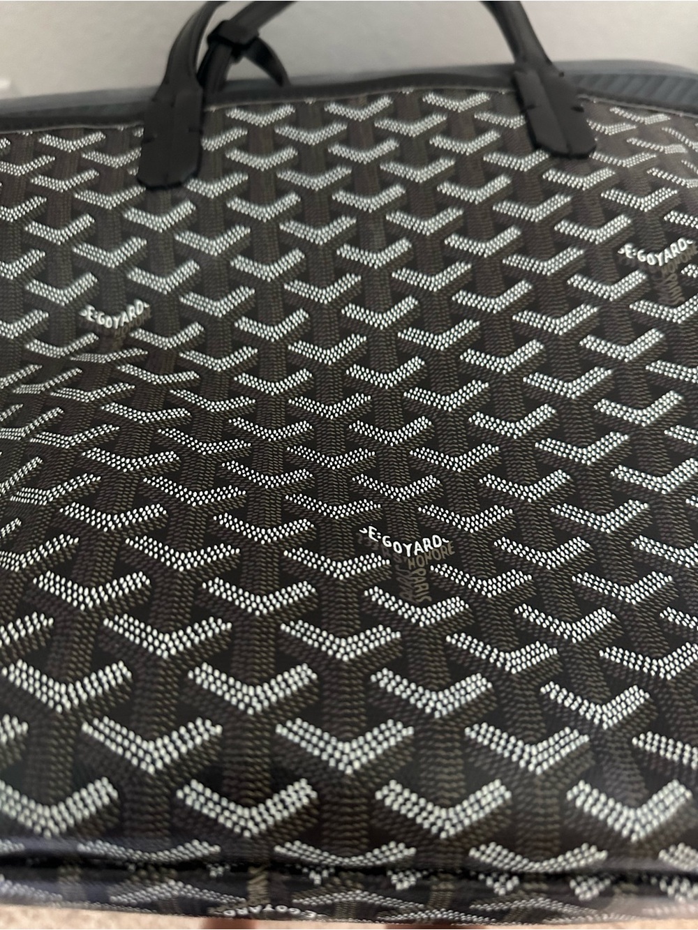 Classic Black Patterned Tote Bag - Stylish Everyday Carry - Picture 12 of 13